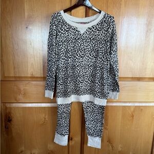 Victoria’s Secret Waffle Pajamas. 2 Piece Set. Animal Print. Size XL Never Worn